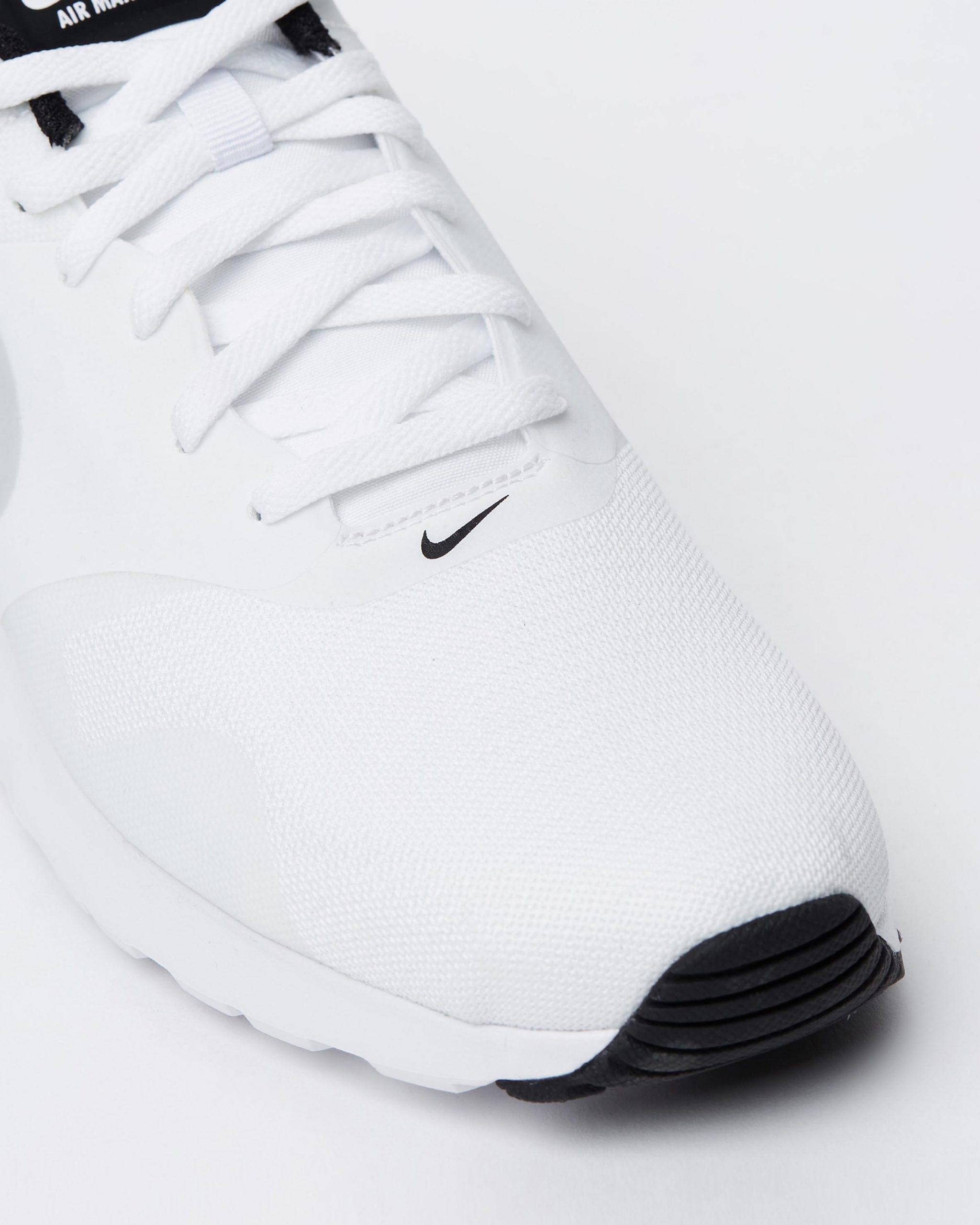 Nike Mens Air Max Tavas White Pure Platinum Black 4