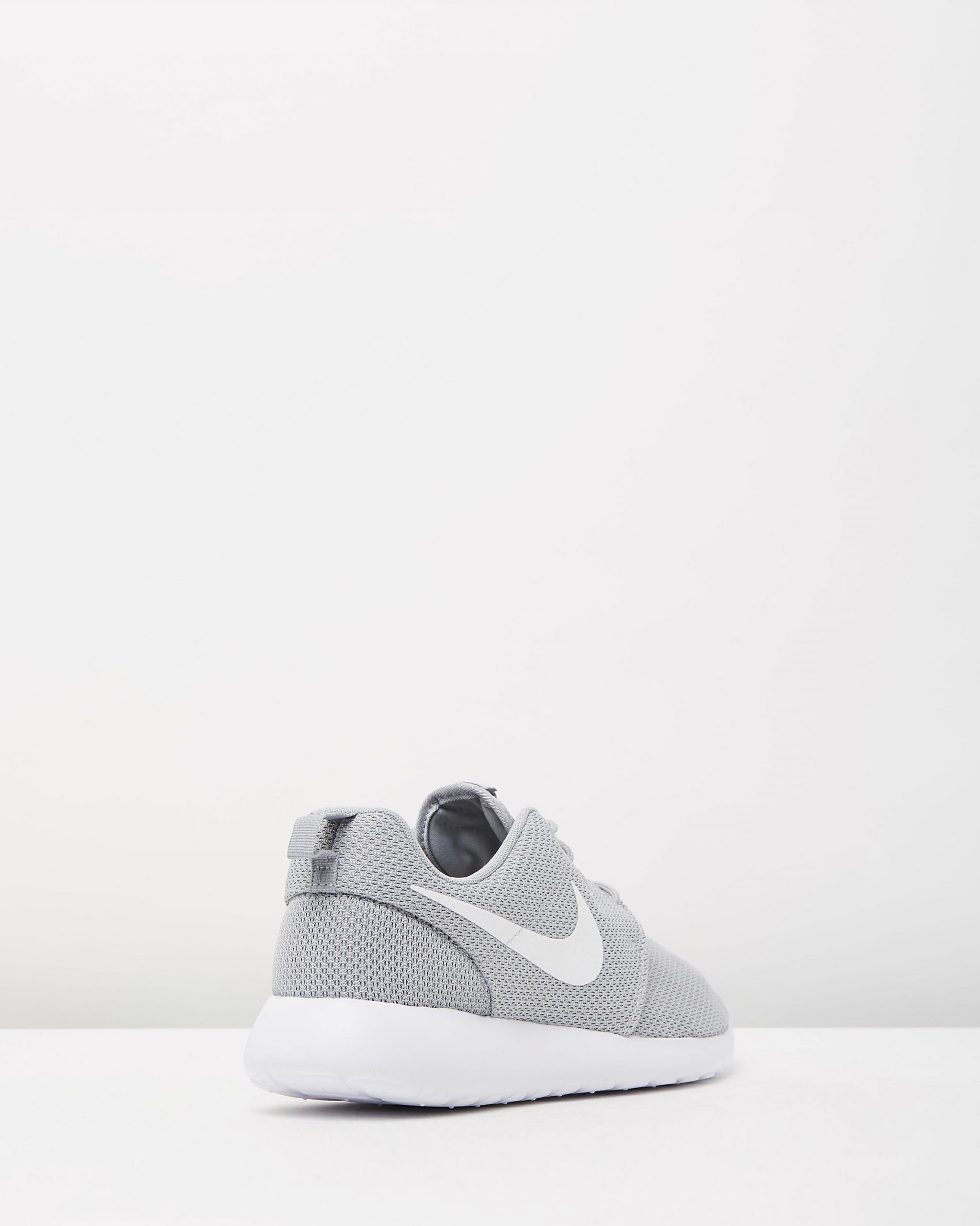 Nike Mens Roshe One Wolf Grey White 2 Nike Mens Roshe One Wolf Grey White 2